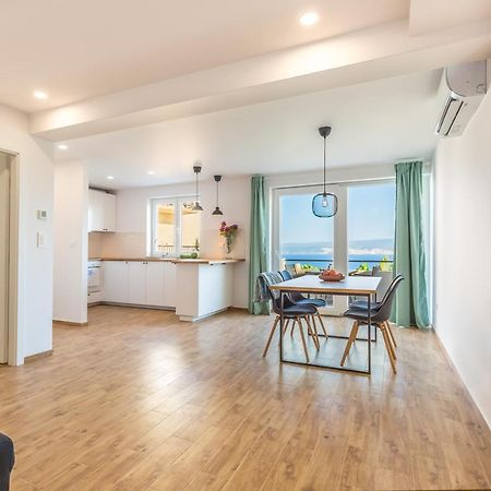 Adris Apartments 오미스 외부 사진
