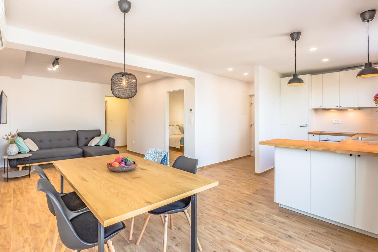 Adris Apartments 오미스 외부 사진