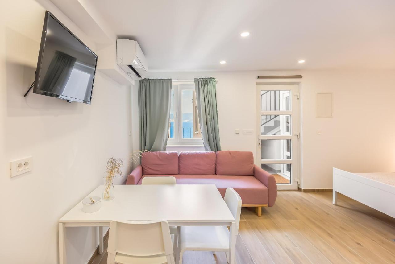 Adris Apartments 오미스 외부 사진