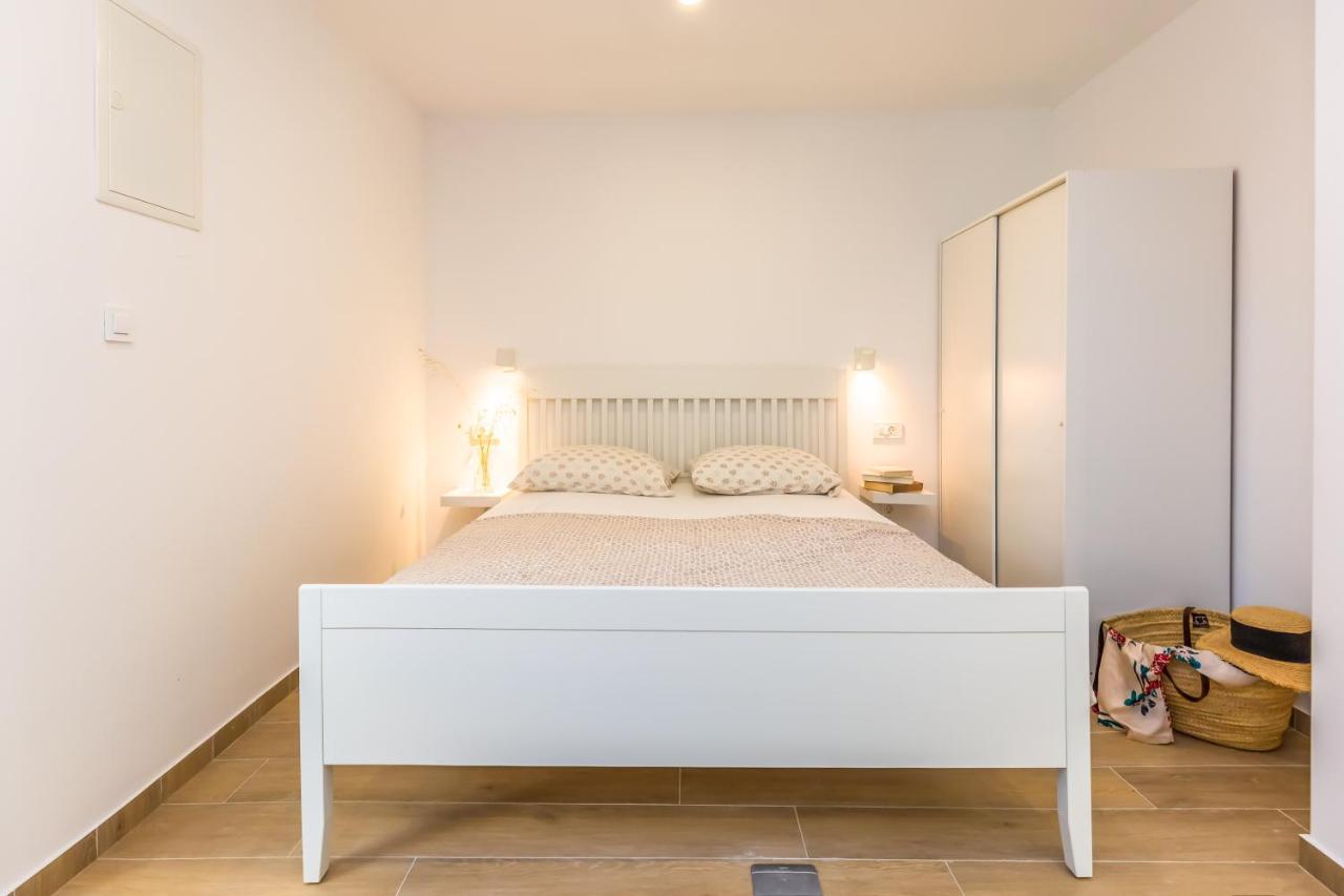 Adris Apartments 오미스 외부 사진
