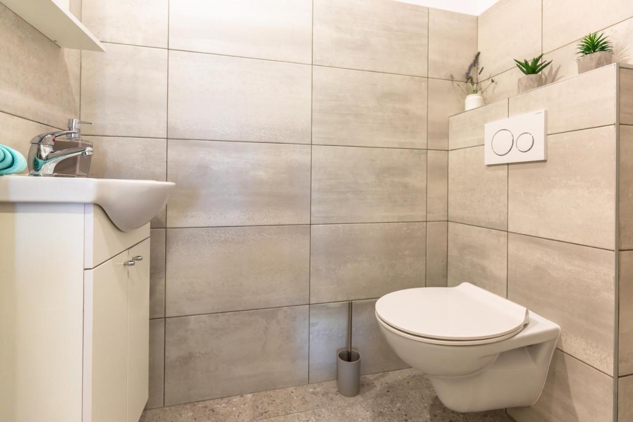 Adris Apartments 오미스 외부 사진