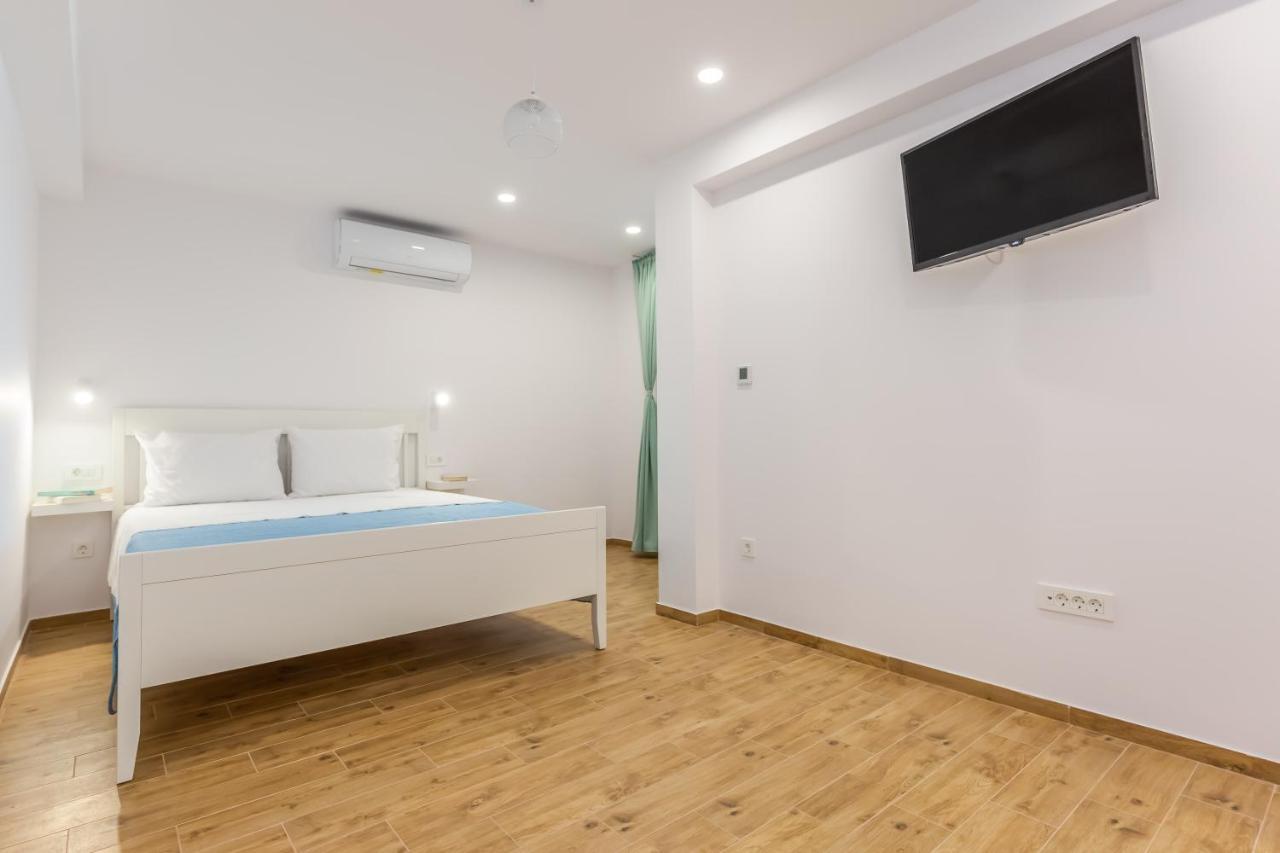 Adris Apartments 오미스 외부 사진